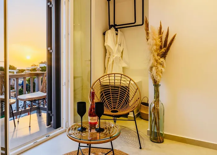 מלון דירות Sunset Windmills 4*